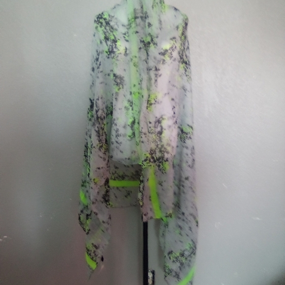 Beautiful scarves ( box P) - Picture 3 of 3